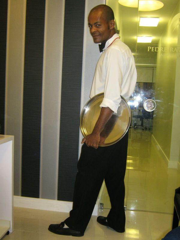 Garçom versátil para festas infantil e eventos sa/ba