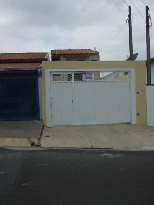 CASA 4 DORMS, 2 SUITES, LOCAL MISTO, VARIAS VAGAS.