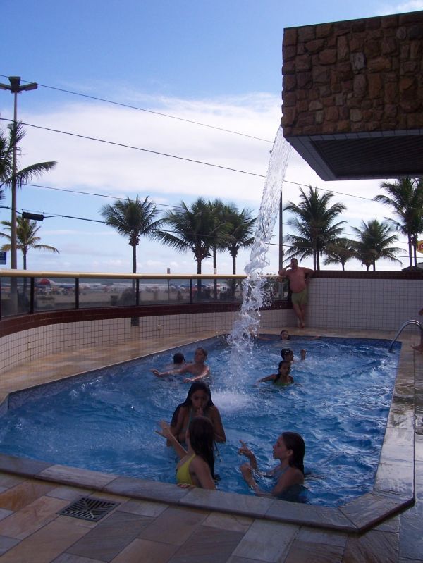 Vendo apartamento 2dorm com piscina frente ao mar - PG