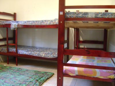 Alugo casa a 50 metros da Praia o Ano todo em Praia Grande 