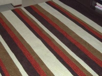 TAPETES ARTESANAIS EM TEAR MANUAL