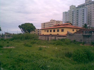 Terreno grande para predio na Praia Grande - SP