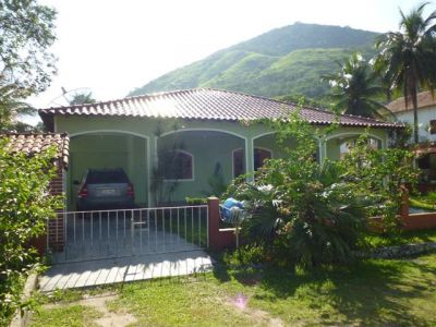 Nova Iguaçu - Condomínio Clube 34 - Casa com 3 Quartos sendo 1 suíte