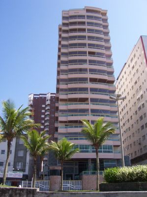 APARTAMENTO FRENTE AO MAR C/CHURRASQUEIRA NA SACADA E 1 SUITE