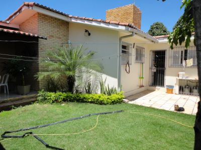 VENDO EXCELENTE CASA