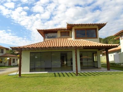 Casa nova em condo de luxo a venda no centro de Búzios