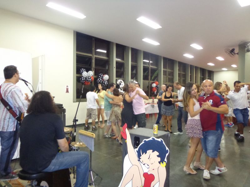 VIOLÃO E VOZ AO VIVO