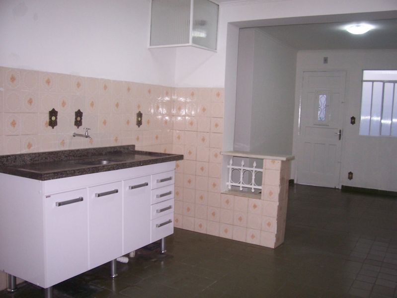 R$ 700 - Alugo casa 1 dormitório com garagem em Santo André