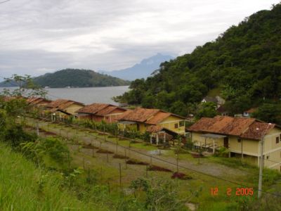 Terreno em Angra dos Reis frente para canal e mar