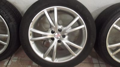 Lindo jogo de aro 17 cinco furos, apenas 800.00