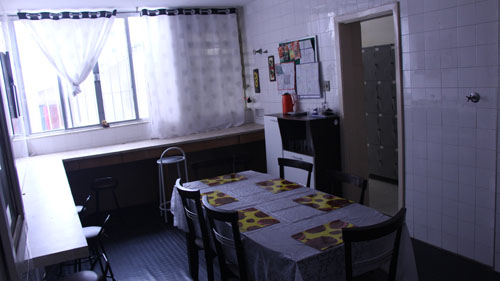 Hostel Alto padrão a 150 metros meto ana rosa a partir de R$ 38