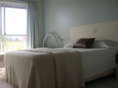 BOMBINHAS SC - APARTAMENTO diarias 5ate7 pessoas  