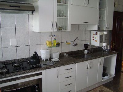 VENDO EXCELENTE 3 QUARTOS COM SUITE SQS 109