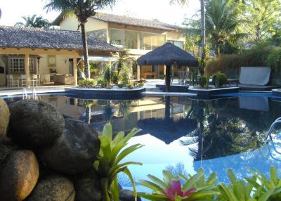 Casa 4 suítes vargem pequena rj