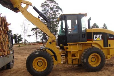 PÁ CARREGADEIRA CATERPILLAR 924G