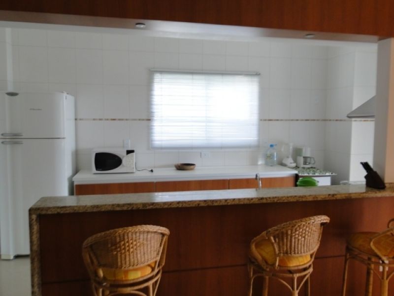 A019 - COBERTURA DE FRENTE A AVENIDA COM VISTA