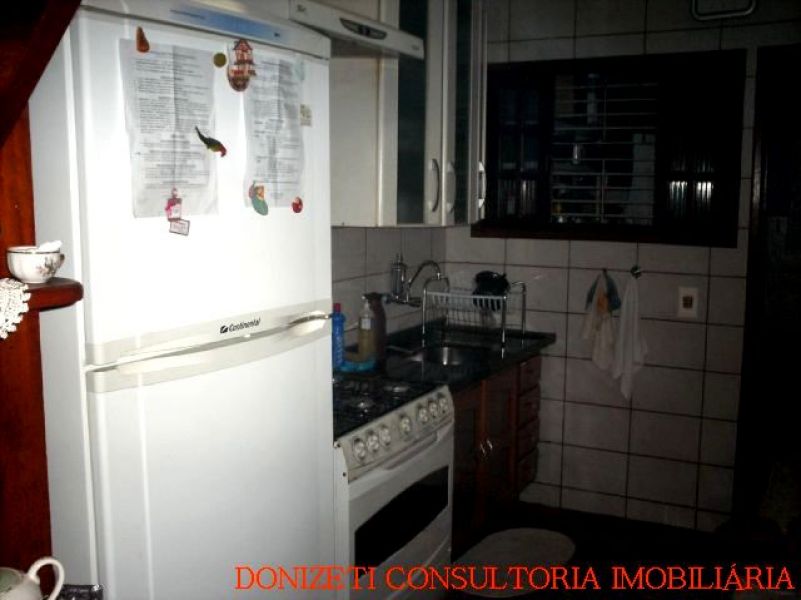 Casa no centro lugar tranquilo e seguro perto de mercado, padaria, escola.