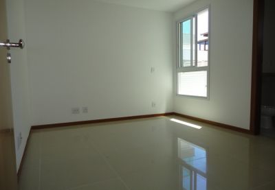 AMPLO APARTAMENTO DE 4 QUARTOS SENDO 2 SUITES