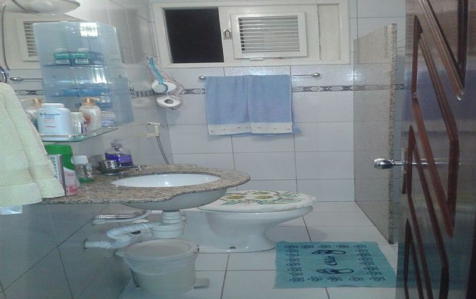Apartamento localizado em Candelária - Cód. 111