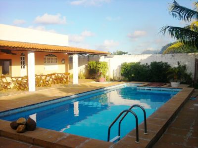 LINDA CASA 4 SUITES ,PISCINA ,HIDRO PARA 20 PESSOAS