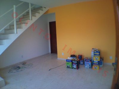 Olinto Imóveis vende Duplex 2 qts no Extensão Serramar  em Rio das Ostras
