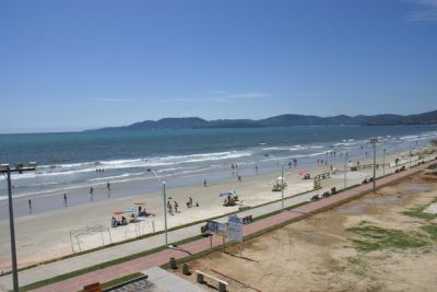 Maravilhoso Apto Quadra do Mar Itapema - Costa Esmeralda 