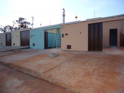 01 CASA ISOLADDA, 02 QTS C/ SUITE. RES. FIDELIS