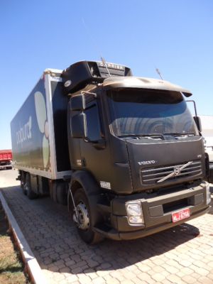 VM 260 6X2 COM BAÚ FRIGORÍFICO ano 2009