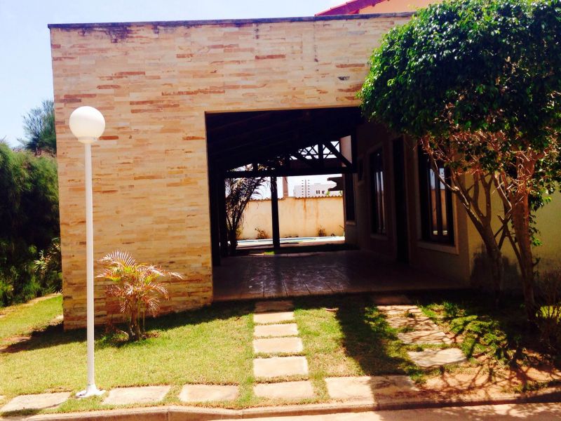 GRANDE OPORTUNIDADE- Vendo Bela Moradia 