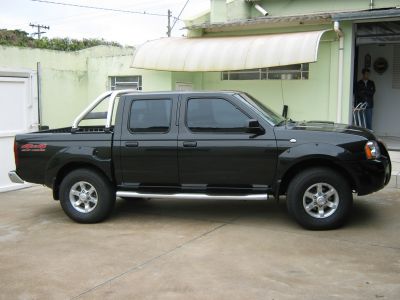 NISSAN FRONTIE SE