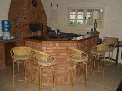 Casa com piscina na Armação 