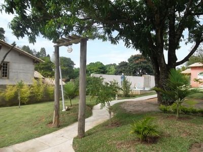 Chácara em Condomínio Fechado - Ótima para Lazer !!!