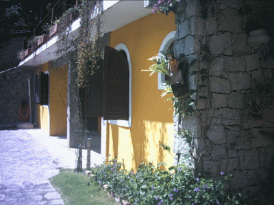 ILHABELA  APARTAMENTO e SUITE para TEMPORADA - Praia do Curral