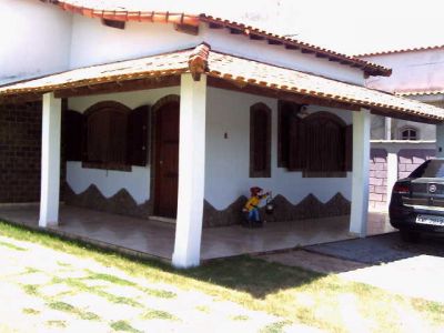 EXCELENTE CASA COM PISCINA