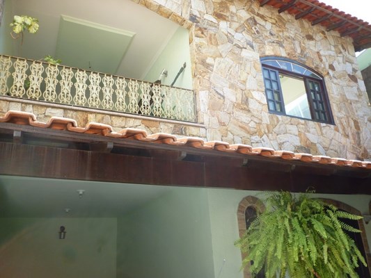 Campo grande - Ótima Casa 4 Quartos/1 Suíte Master - Financia/FGTS