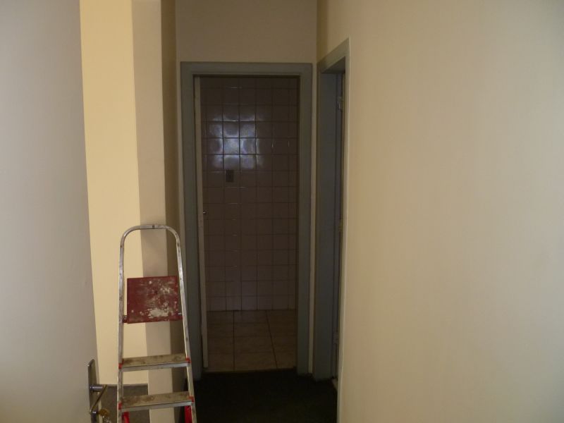 Kit com cozinha e sacada no Centro