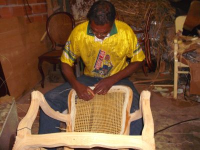 EMPALHADOR DE CADEIRAS ADAO