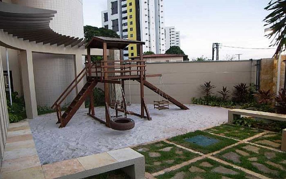 Apartamento em Candelária - Cód. 1106