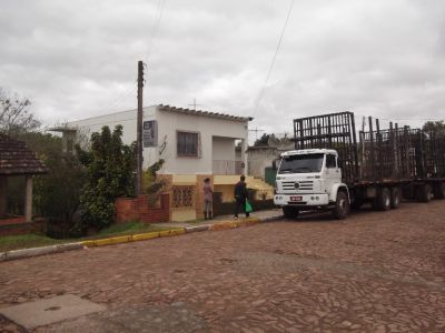 Apto Térreo com 830m² de área de terra ao fundo!!