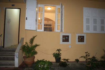 Apartamento com 02 quartos e 02 banheiros em Ipanema