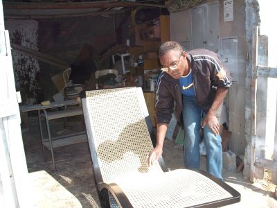 EMPALHADOR DE CADEIRAS ADAO