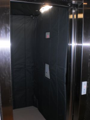 Forro Capa Protetor acolchoado para elevador.