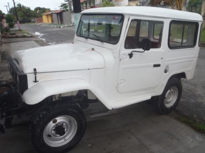 Toyota Bandeirante Jeep curto 2001
