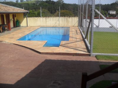 Jarinu SP linda chácara com piscina.