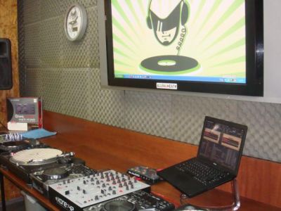 CURSO DE DJ E NA DJ BAN