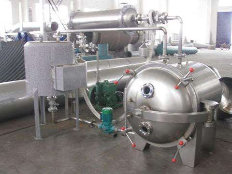 Vacuum dryers