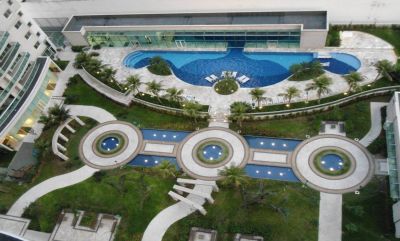 Cobertura  com 04 suítes medindo 280m² e de frente para o mar, show!!