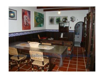 LINDA CASA COM VISTA PARA À PRAIA DO SASNTINHO