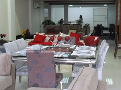  Vende-se uma linda LOJA de 350 M2 em Itapua