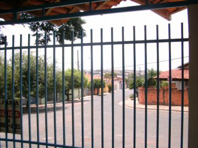 CASA EM BOTUCATU-S.P - JD REFLORENDA